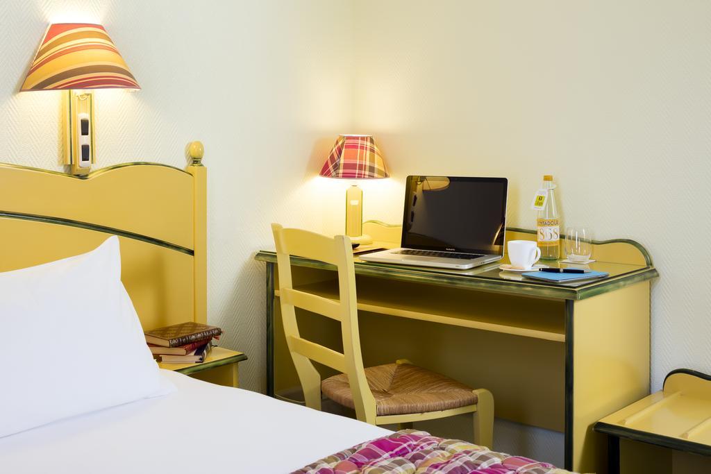 Logis Hotel Restaurant Les Cedres Жуаез Екстер'єр фото