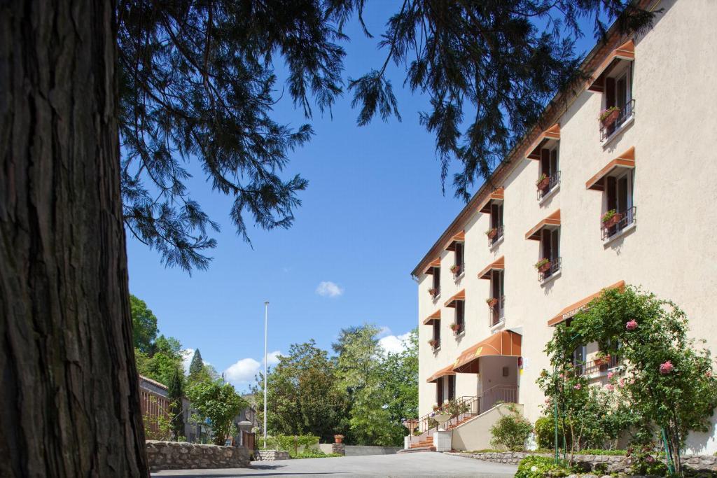 Logis Hotel Restaurant Les Cedres Жуаез Екстер'єр фото