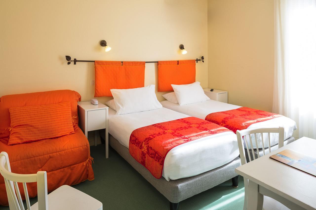 Logis Hotel Restaurant Les Cedres Жуаез Екстер'єр фото