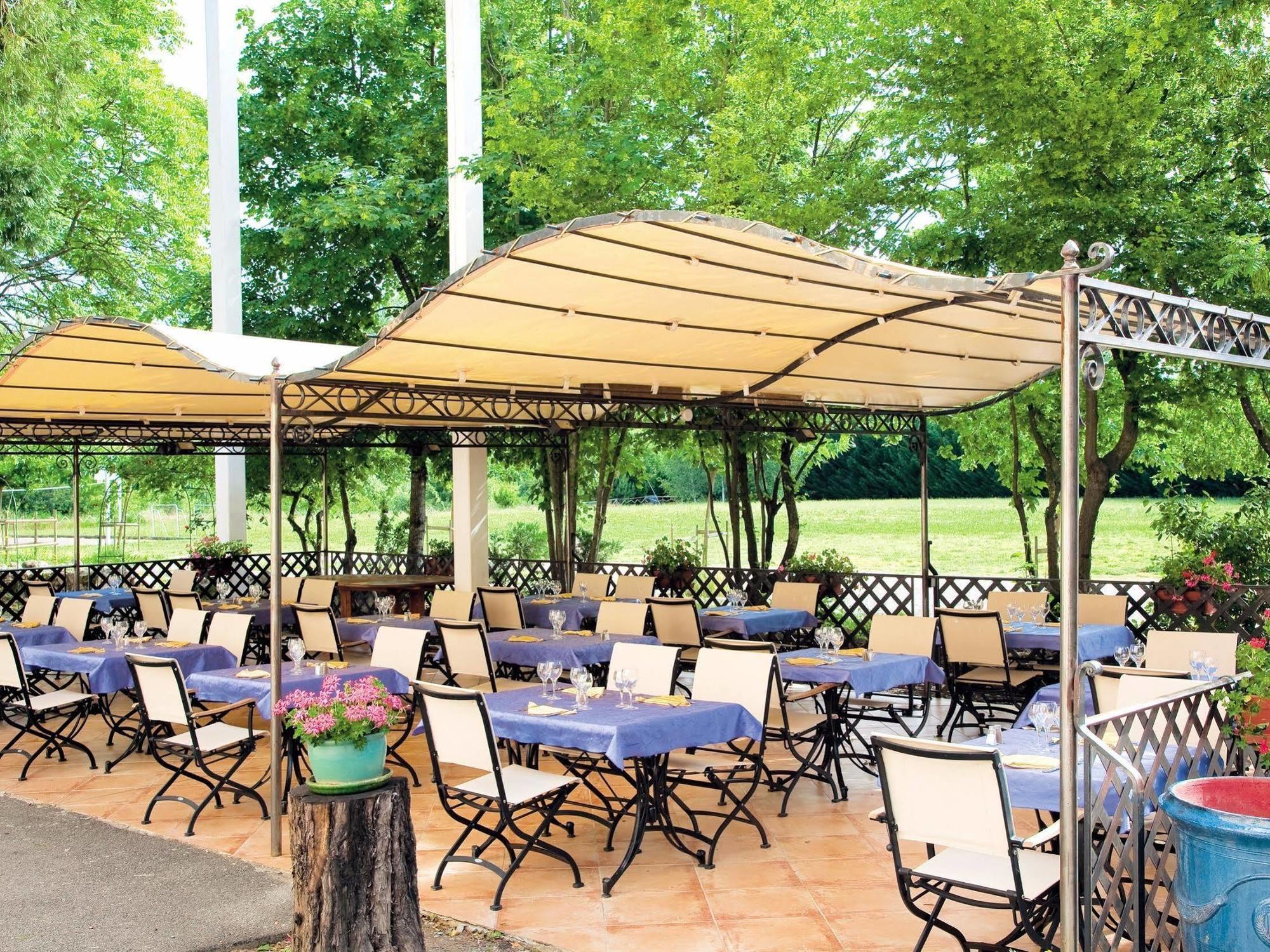 Logis Hotel Restaurant Les Cedres Жуаез Екстер'єр фото