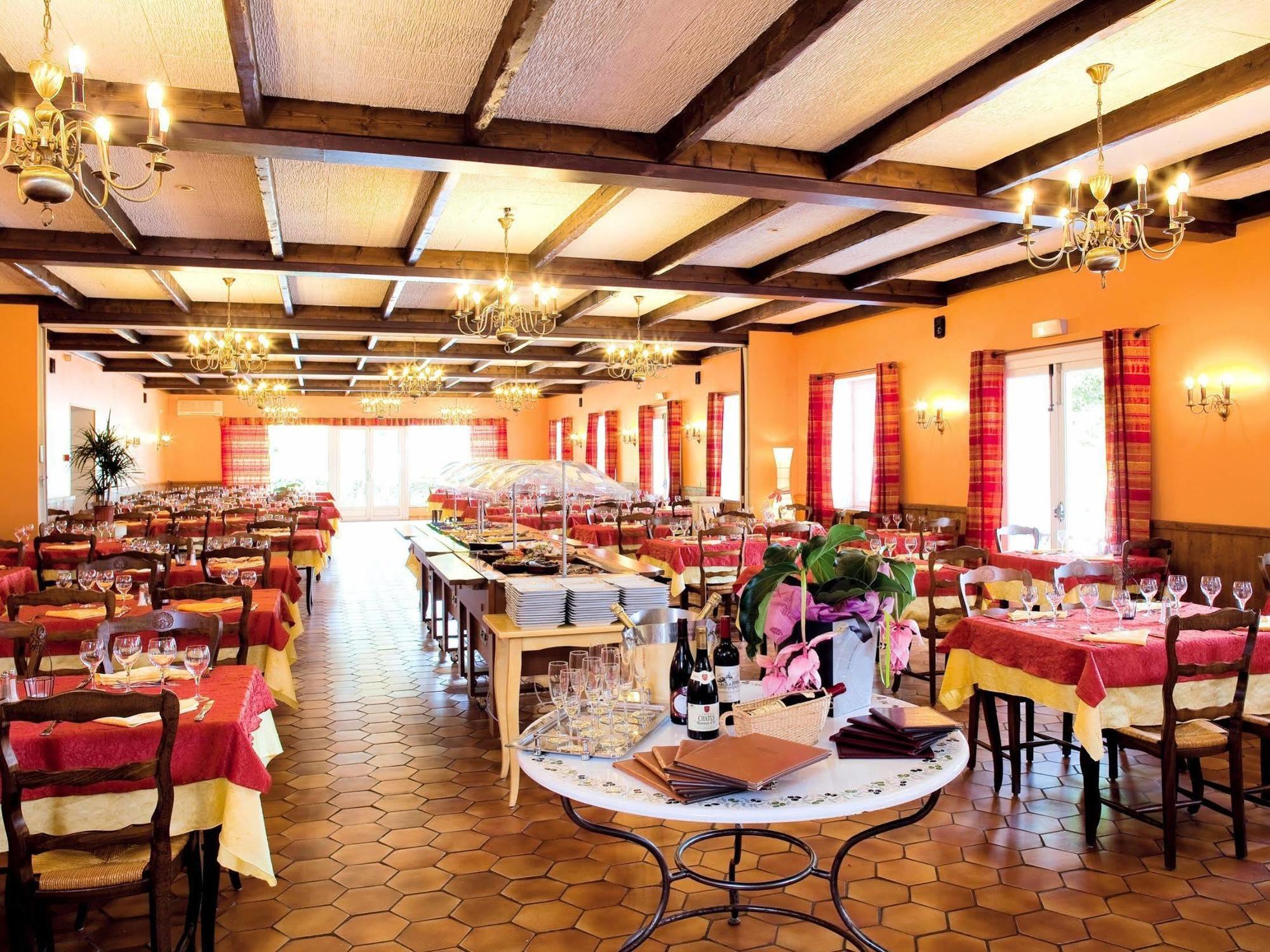 Logis Hotel Restaurant Les Cedres Жуаез Екстер'єр фото
