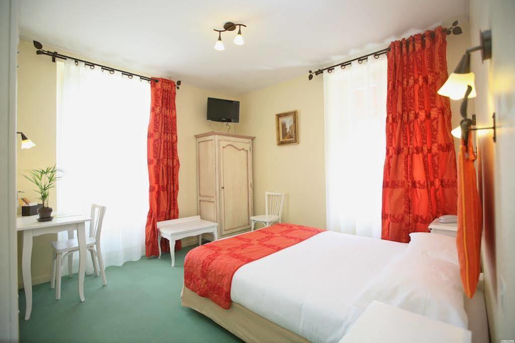 Logis Hotel Restaurant Les Cedres Жуаез Екстер'єр фото
